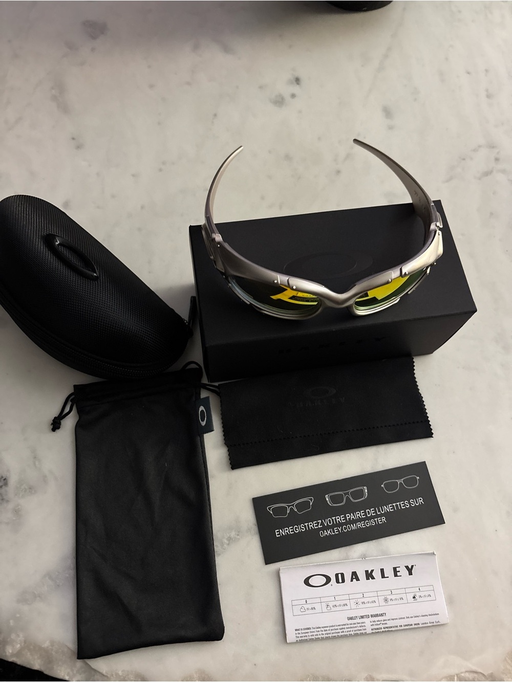 Oakley Vintage Sunglasses - Picture 4 of 7